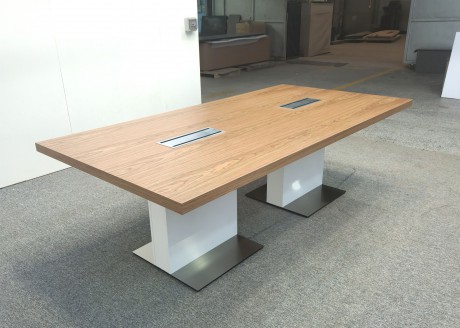Vienna Conference Table
